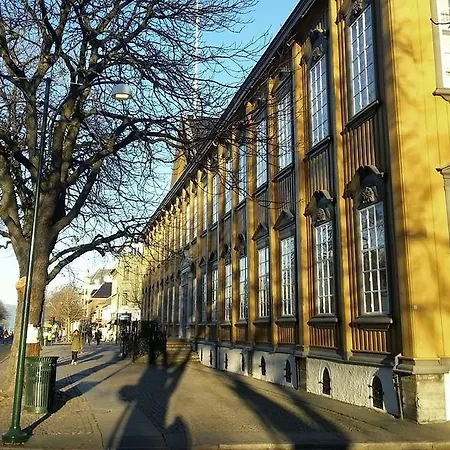 Living Scholler 3*