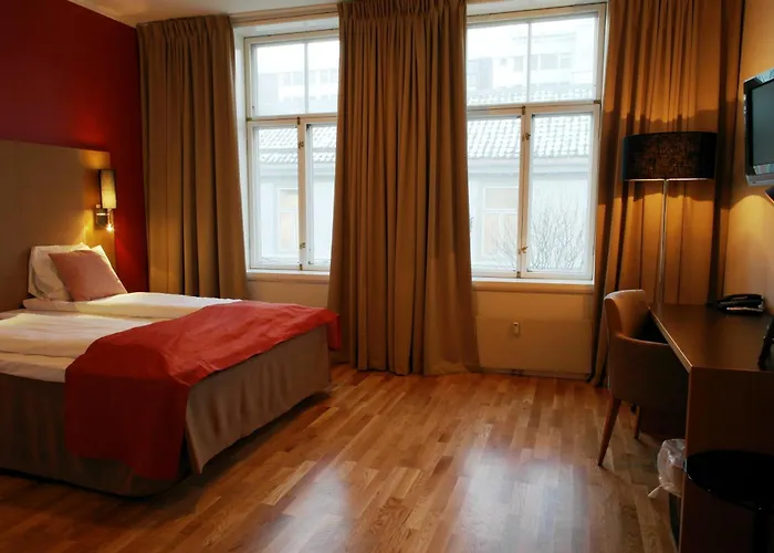 Отель Living Scholler 3*