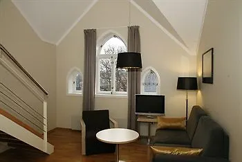 Hotell Living Scholler 3*