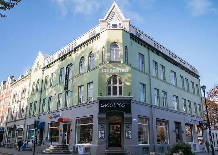 Living Scholler Hotell 3*