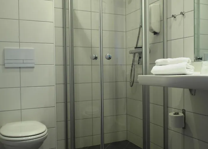 Отель Living Scholler 3*