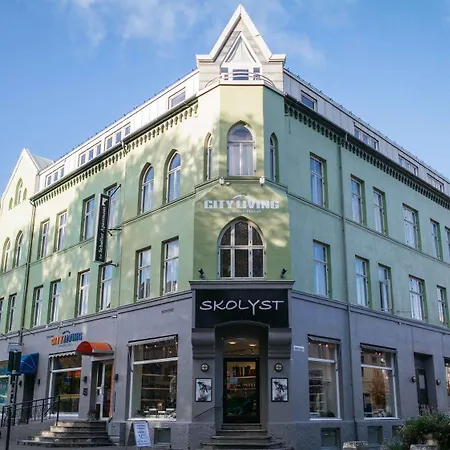 Living Scholler Hotel 3*